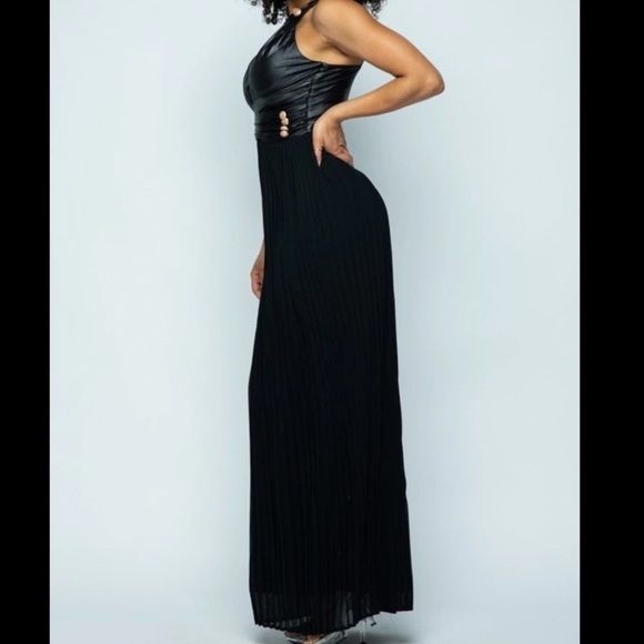 Pleated Maxi dress one shoulder. Faux leather. (S) - Picture 2 of 5